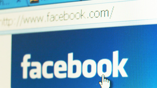 Facebook Not OK With Breast Cancer Survivor's Mastectomy Pictures